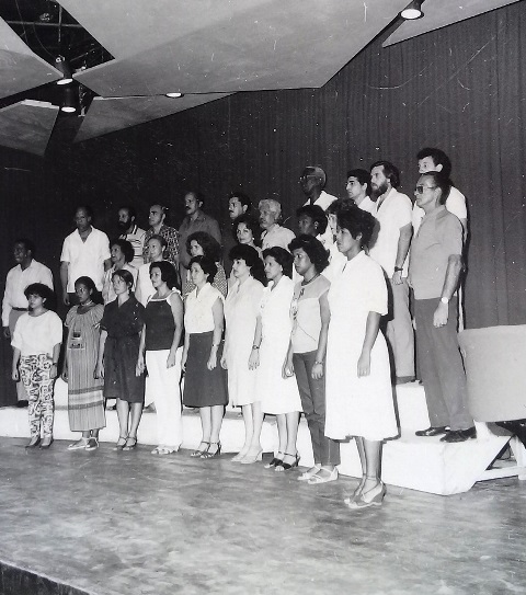 Foto de Homenaje a Camilo Cienfuegos en la BNJM, presentación del Coro Nacional, 28 de octubre 1986. Fondos BNCJM.